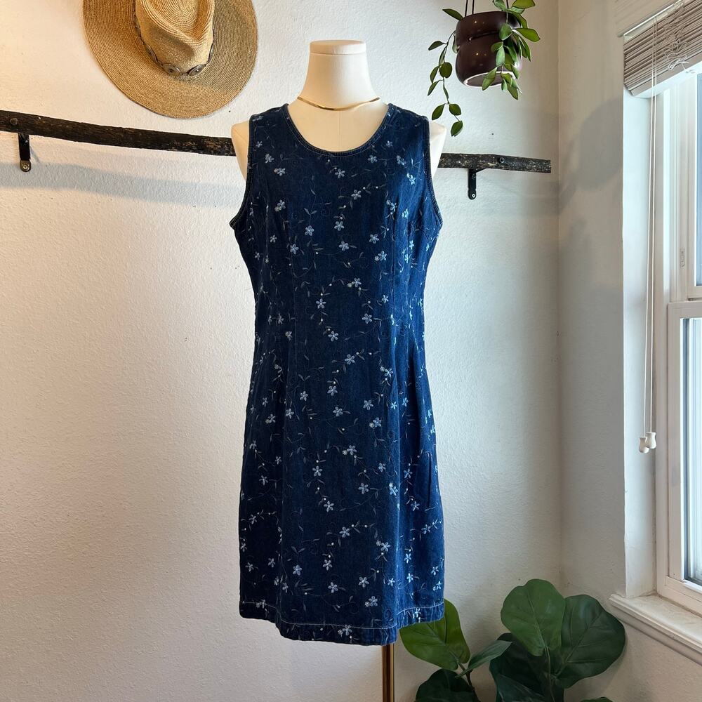 J.L. 90s Blue Denim Cotton Floral Embroidered Button Up Back Mini Dress Size 6